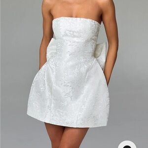 Elegant Strapless White Dress
